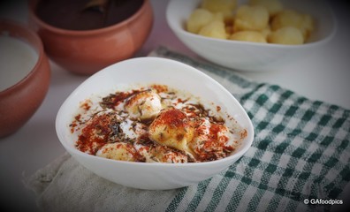 Dhahi Vada Indian food 