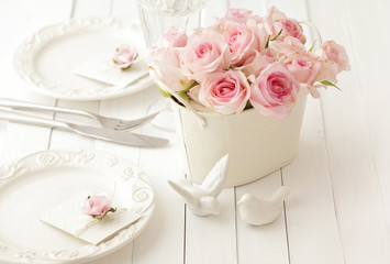 wedding flowers on table, wedding table setting