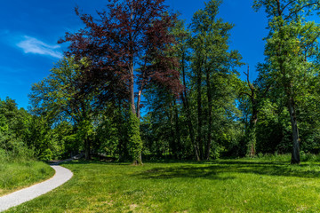 Fototapeta na wymiar Parkanlage in Abensberg in Niederbayern