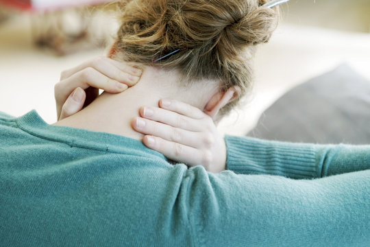 Cervicalgia in a woman