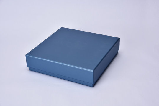 blue empty gift shopping box photography at clear background