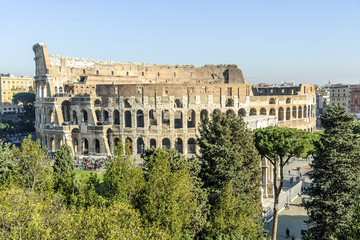 Fototapeta na wymiar exterior sight of the famous coliseum in Rome, Italy.