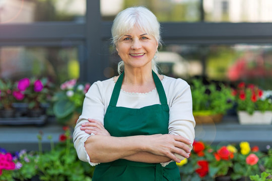 Woman working in florist shop
