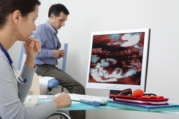 Models On screen, colorized x-ray of the intestinum tenue (without pathology)