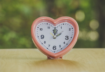 Beautiful Pink Heart Clock with time series from 1 O'Clock to 12 O'Clock
