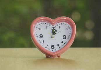 Beautiful Pink Heart Clock with time series from 1 O'Clock to 12 O'Clock
