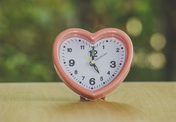 Beautiful Pink Heart Clock with time series from 1 O'Clock to 12 O'Clock