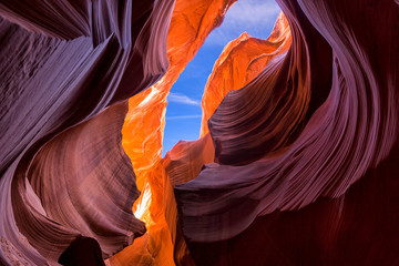 Beautiful view of amazing sandstone formations in famous Lower Antelope Canyon near the historic town of Page at Lake Powell, American Southwest, Arizona, USA - obrazy, fototapety, plakaty