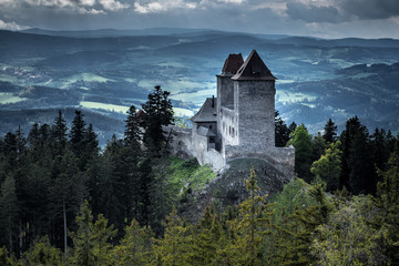 Mittelalterliche Burg im Böhmerwald, Karlsberg