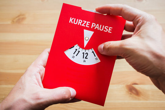 Kurze Pause.