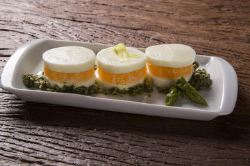 Caprese salad with tangerine and asparagus