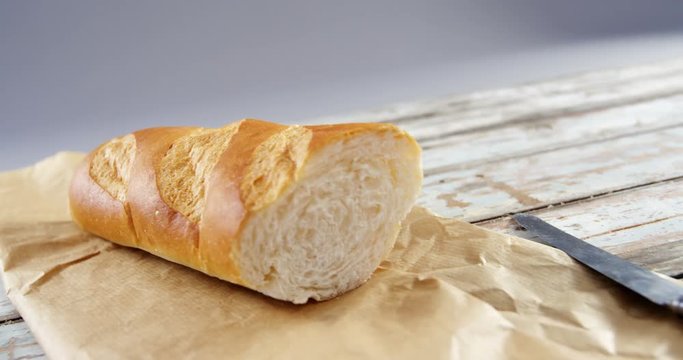 Single baguette with knife