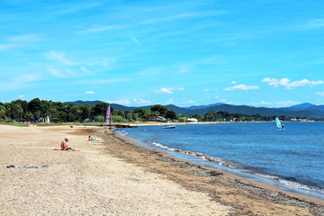 Fototapeta premium Hyères ( France ) Plage du Port