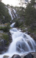 Fototapeta premium Cascada del pirineo, Huesca