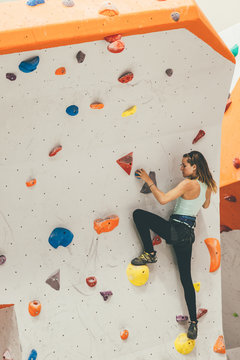 young people make Indoor climb sport 