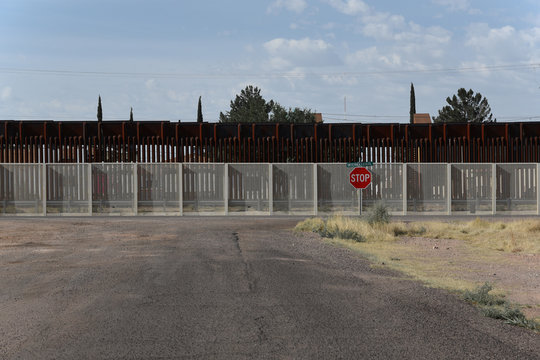 Grenzzaun zwischen Mexiko und den USA von der US-Seite gesehen in Douglas, Arizona