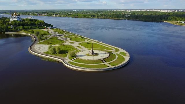 Famous Strelka park in place of confluence of Kotorosl and Volga rivers in Yaroslavl, Russia (moving around)

