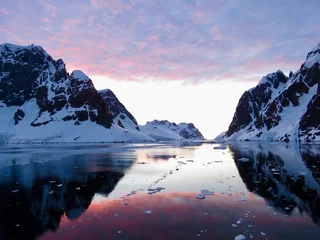 Fotobehang Zonsondergang op Antarctica © Anne