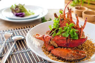fried garlic lobster