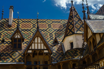 F, Burgund, Côte d'Or, Beaune, Hospiz de Beaune, bunte Dachkacheln