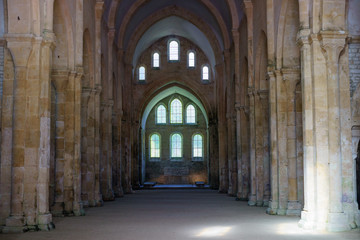 F, Burgund, Zisterzienserabtei Fontenay, Innenraum der Klosterkirche, UNESCO Weltkulturerbe