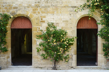 Fototapeta na wymiar F, Burgund, Zisterzienserabtei Fontenay, Klostergarten