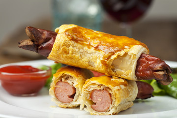 Wiener in Blätterteig