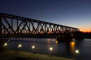 Fototapeta na wymiar Eisenbahnbrücke Rhein
