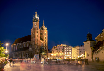 Obraz na płótnie Canvas St. Mary's Church on Main Square of the Old Town of Krakow