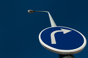 Right turn sign