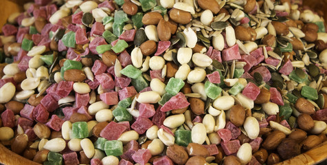 Mix nuts and raisins