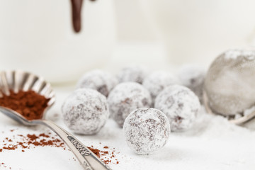 Chocolate truffle with sugar powder