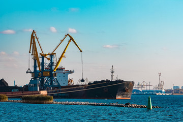 Fototapeta premium Black bulk carrier
