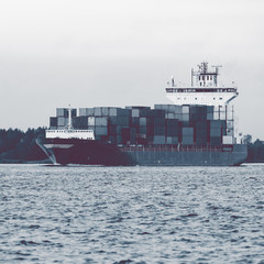 Full container ship