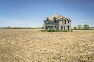 abandoned house in rural Nebraska