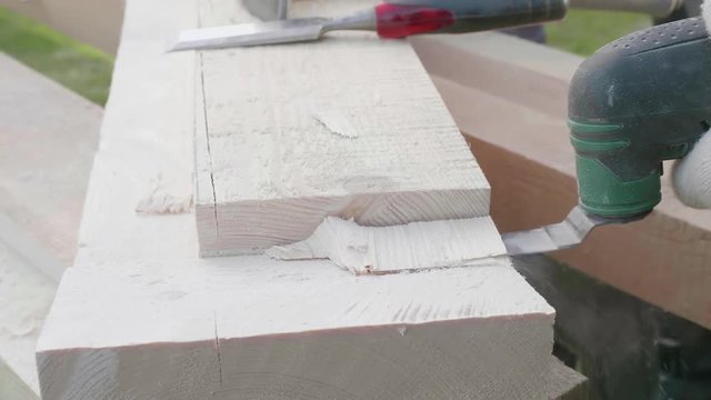 Carpenter's work with elecrical portable chisel