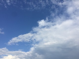 Naklejka premium Chmury