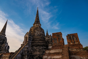 Fototapeta premium タイ・アユタヤ遺跡の ワット・プラ・シー・サンペットの仏塔