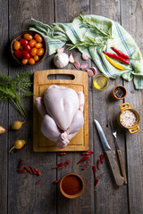 Świeży kurczak na drewnie © Patryk Michalski