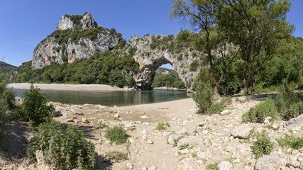 Fototapeta na wymiar Pont d'arc in der Ardeche, Südfrankreich