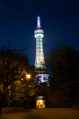 Obraz premium Prague Lookout Tower on Petrin hill at night