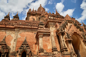 Fototapeta premium Htilominlo temple in Bagan, Myanmar