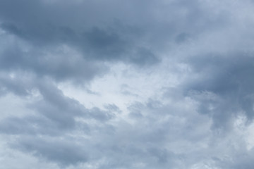 Fototapeta premium deszcz chmura dramatyczne nastrojowe niebo w tle