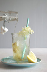 Holunderblütenlimonade