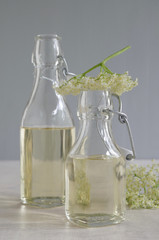 Holunderblütensirup