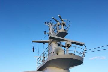 Radaranlage auf einem Kreuzfahrtschiff