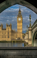 Fototapeta na wymiar Looking through the archway to Big Ben and the Houses of Parliament