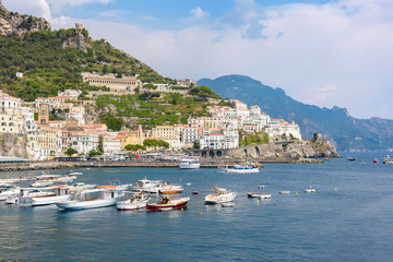 Fototapeta na wymiar Boats in the Amalfi port