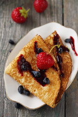 pancakes with berries