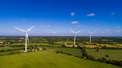 Photo aérienne d'éoliennes dans la campagne de Saint Hilaire de Chaléons en Loire Atlantique,...
